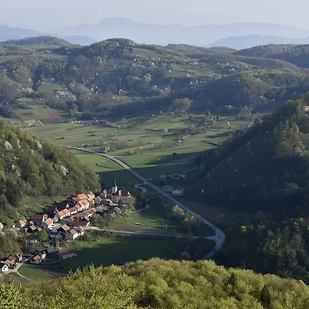 Kozjanski Park Apartment *